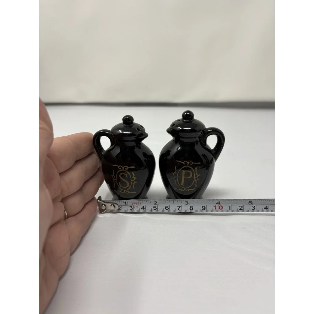 Vintage Redware Pottery Black Pitchers Salt and Pepper Shaker Set‎